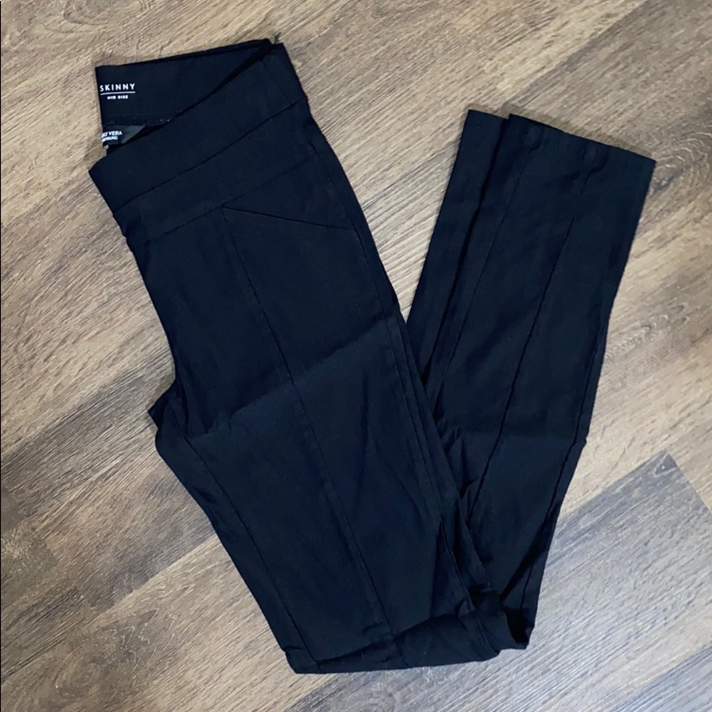 Vera Wang Skinny Pants